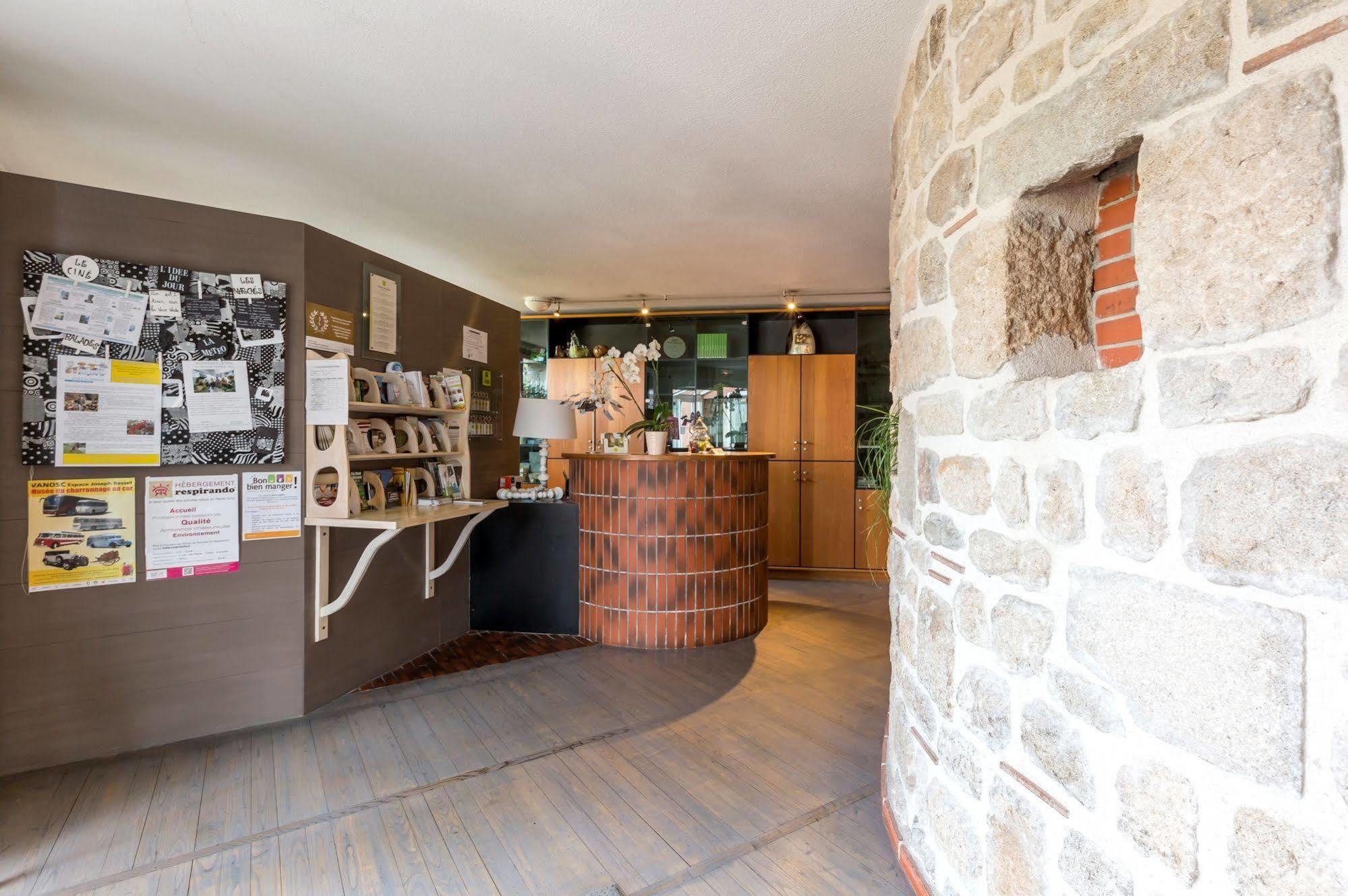 Hotel Restaurant La Tour Dunières エクステリア 写真