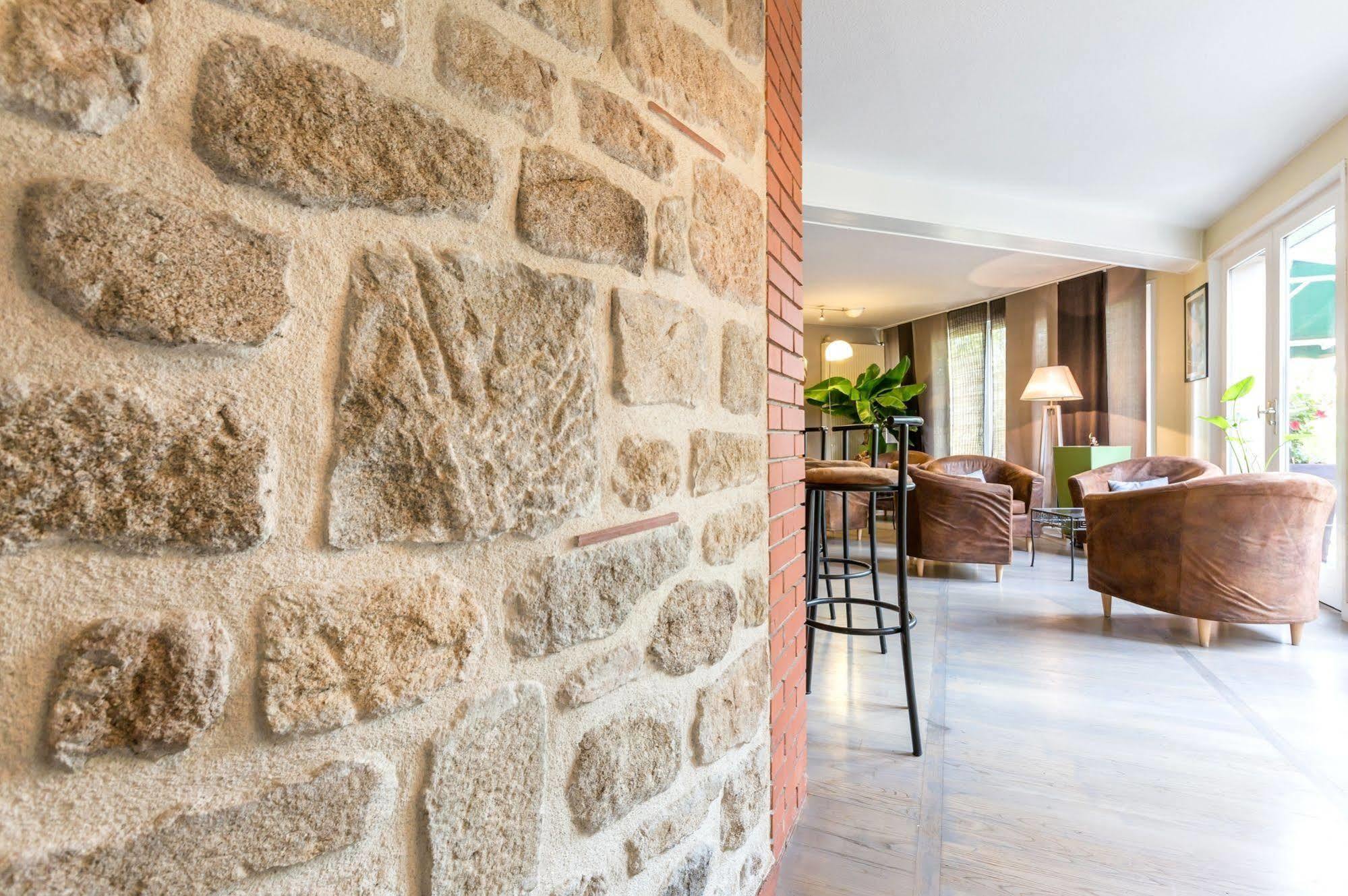Hotel Restaurant La Tour Dunières エクステリア 写真